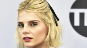 „Плаваща” очна линия: Новият бюти тренд за 2020