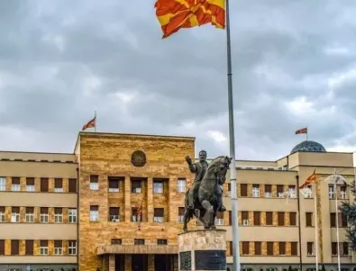 Македонският парламент отново не гласува френското предложение, продължава дебатите утре