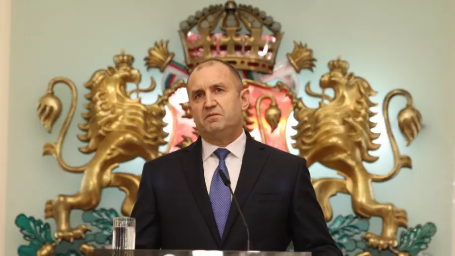 Радев поиска оставките на Борисов и Гешев