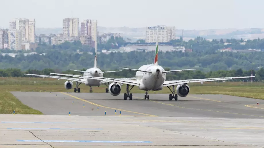 Инвестират над 70 милиона евро в модернизация на летищата в Бургас и Варна