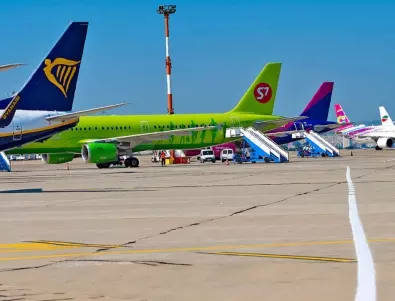 Невиждан спад на пътниците отчитат летищата в София, Бургас и Варна