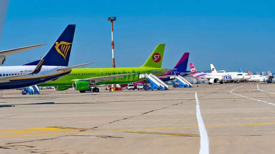 Авиокомпаниите губят близo 48 млрд. долара заради Covid-19