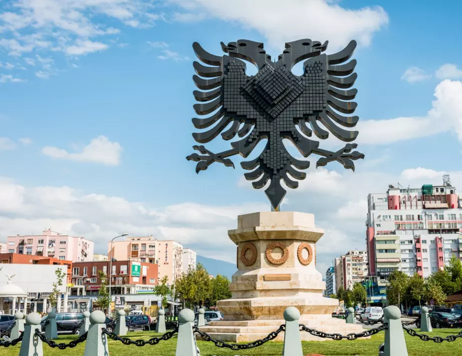 Албания въвежда полицейски час по празниците