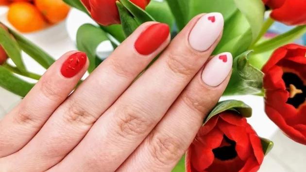 Как да си направим празничен маникюр за Св. Валентин