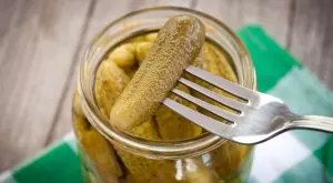 Как да си приготвите вкусни и хрупкави кисели краставички