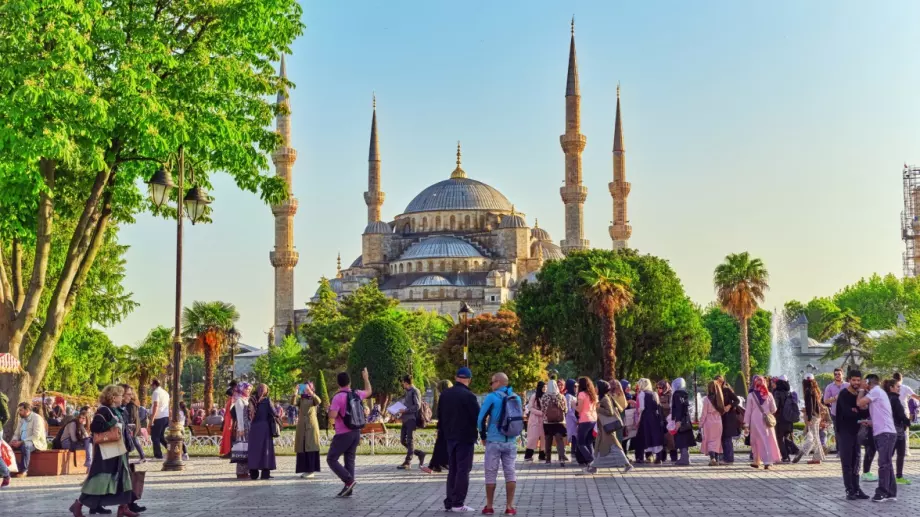 Само за 3 месеца: Турция спечели 18 милиарда долара от туристите