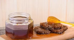 Положителното действие на пчелния мед при някои заболявания е дори
