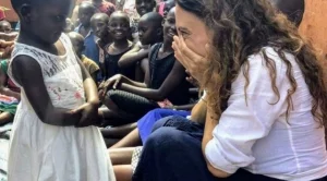 Българката, която се грижи за 200 сираци в Уганда