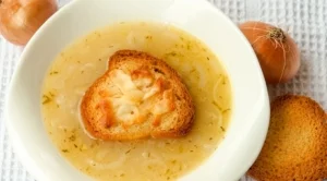 Френска лучена супа