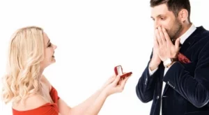 Приемливо ли е жената да предложи брак? 