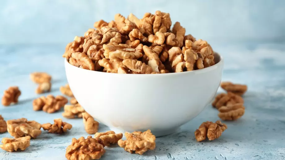 Ето какво се случва с тялото ви, ако всеки ден ядете орехи