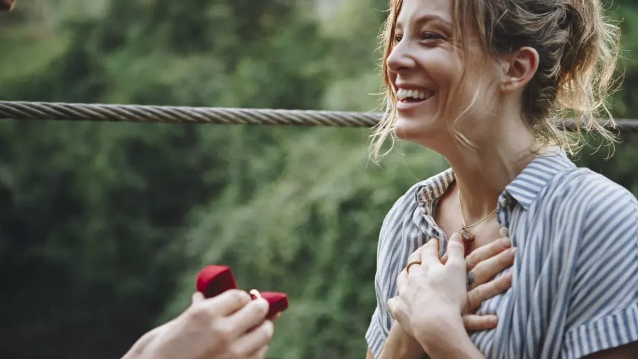 Зодиите, които ще се сгодят през септември