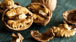 Защо опитните градинари никога не изхвърлят ореховите черупки?