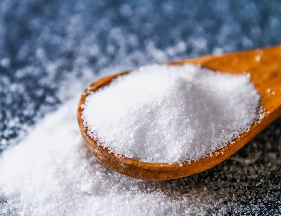 Как солта помага при бръчки и рани?