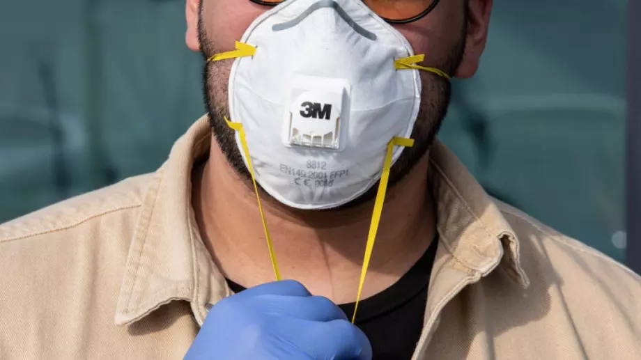 Създадоха дълготрайни маски с висока защита