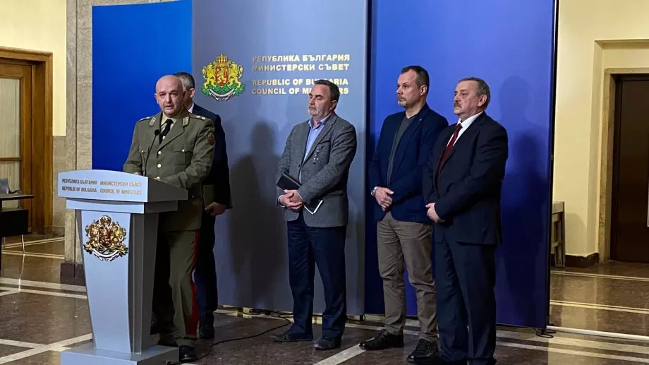 Епидемията от коронавирус ще продължи 2-3 месеца, предвиждат от щаба