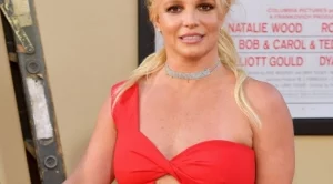 Бритни Спиърс  си счупи крака (видео)