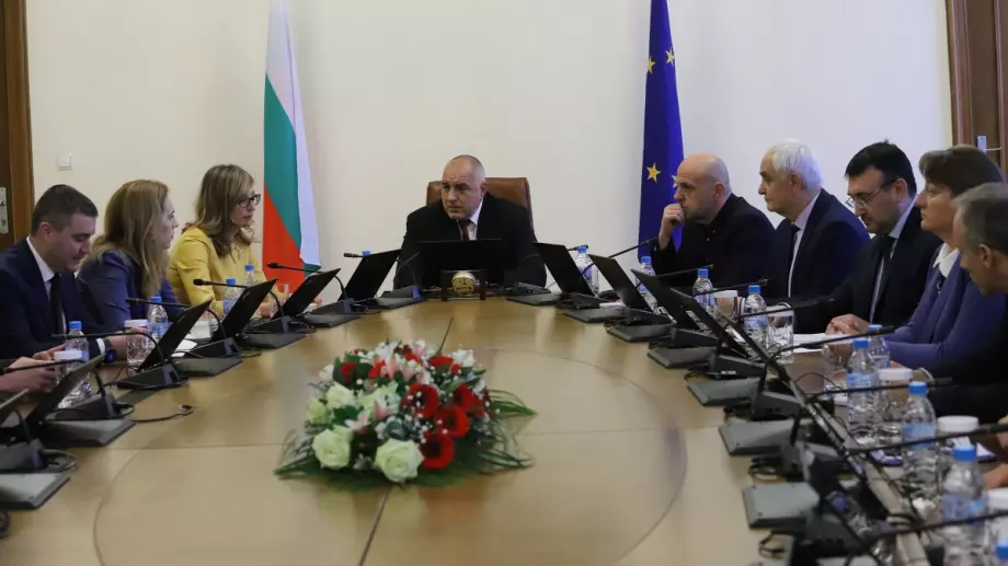 Удължиха извънредната обстановка с още 2 седмици