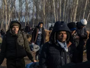 Гърция удължи ограниченията за бежанските лагери