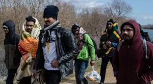 Гърция плаща щедро на мигрантите, за да се отърве от тях
