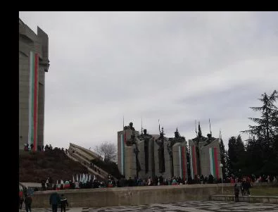 Макар и без шествие с националния флаг Стара Загора отбеляза 3 март (СНИМКИ) 