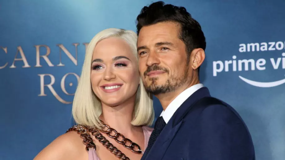 Бременната Кейти Пери по бански