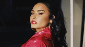  Деми Ловато е по-силна от всякога (видео)