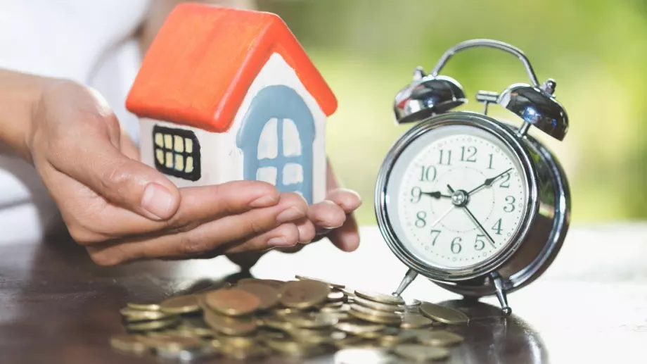 Замразени са плащания по кредити за 30 милиарда евро в Гърция