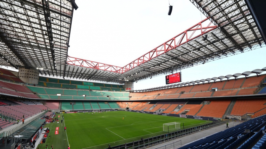 Стадионите в Италия отново ще могат да приемат фенове на
