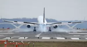 Самолетните билети поевтиняват през лятото