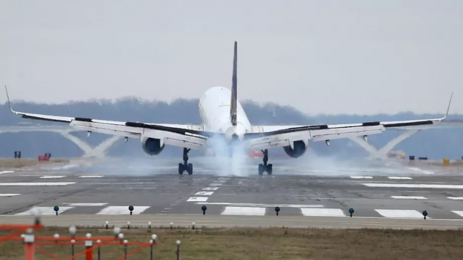 Самолетните билети поевтиняват през лятото