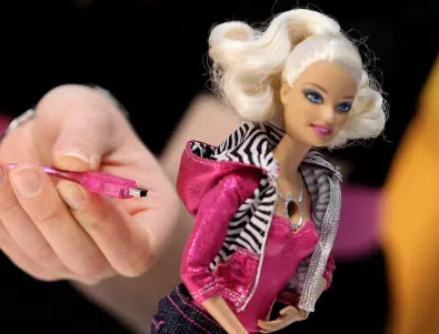 Куклата Барби е показана за първи път на панаир за играчки в САЩ