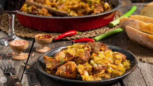 Свинско с праз на фурна