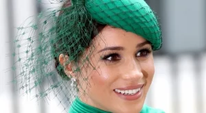 Ръчна пластика: Тайната на Меган Маркъл за сияйна кожа (ВИДЕО)