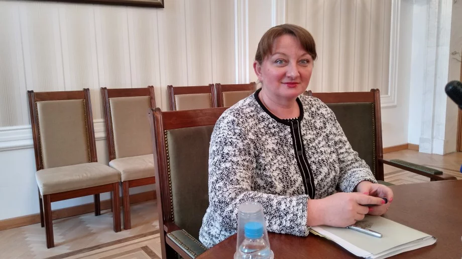 Ще спаси ли държавата работещите в заведения, школи и фитнеси?