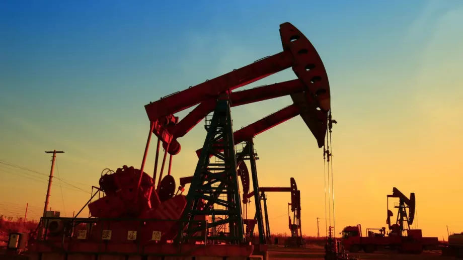 Изненадващо решение на ОПЕК качи петрола до нов връх