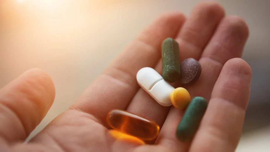 Лекар отговаря: Колко хранителни добавки са твърде много?