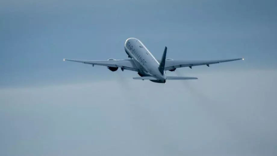 Самолетните билети поскъпват драстично