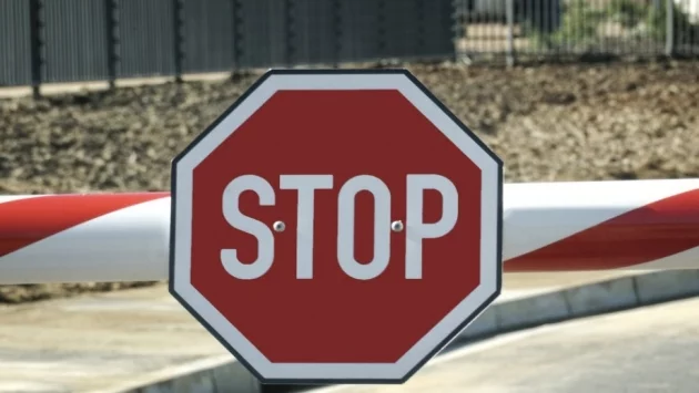 Турция затваря границата си с Гърция и България 