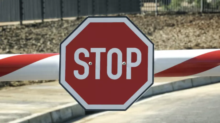 И Гърция спира на границата за неплатени глоби и нарушения