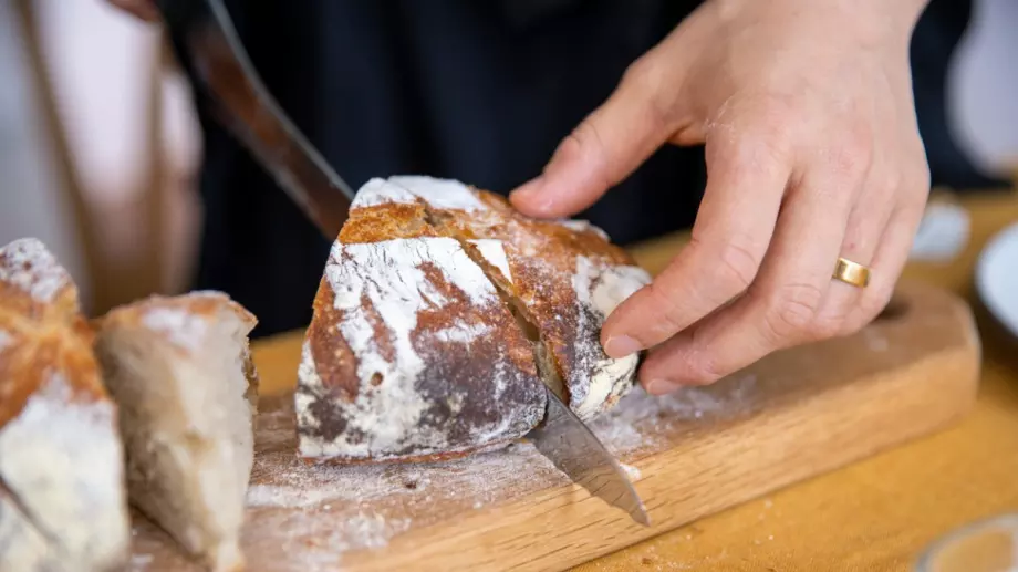 Здравословен сладък хляб с орехи и банани