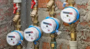 Спират отчитането на водомерите по домовете в София