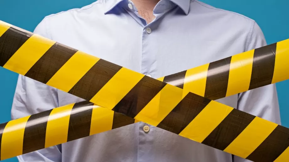 Връщат забраните при 200 болни на ден