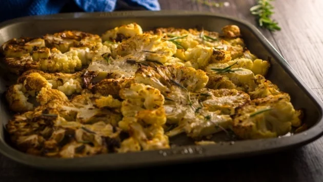 Печен карфиол с чесън