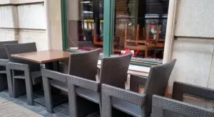  {{ otherArticle[0].article.title }} 