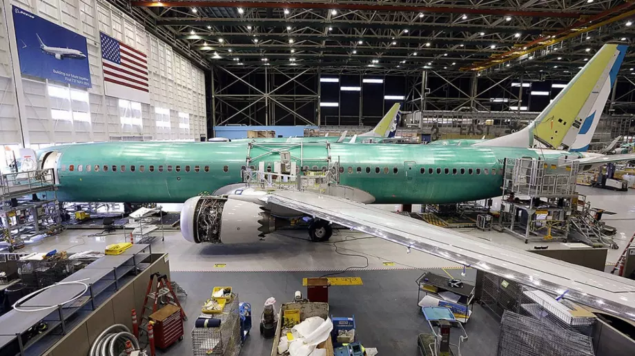 Boeing затваря основни заводи заради коронавируса