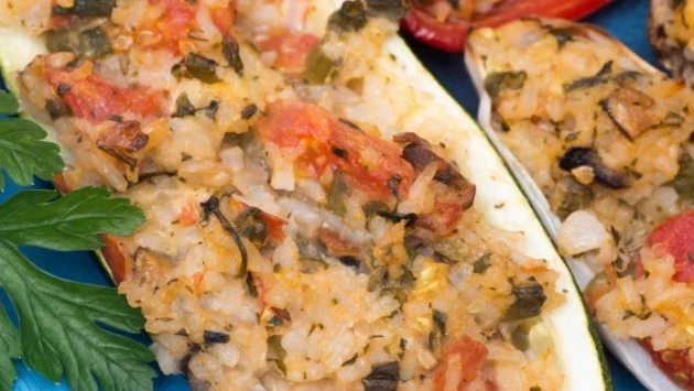 Пълнени тиквички със зеленчуци