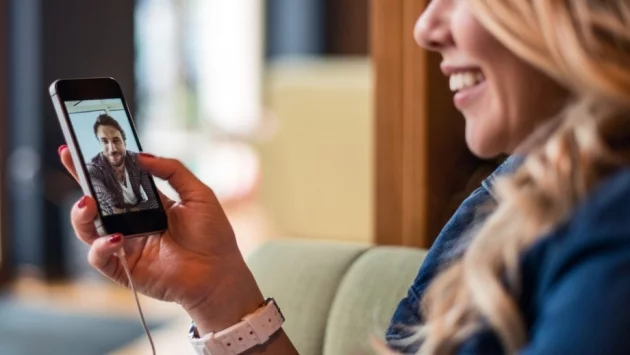 7 неща в онлайн комуникацията, издаващи, че той ви иска