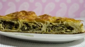 Вкусна баница със спанак