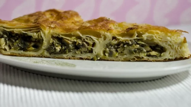 Вкусна баница със спанак